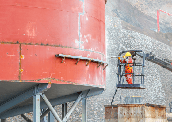 storage tank sandblasting